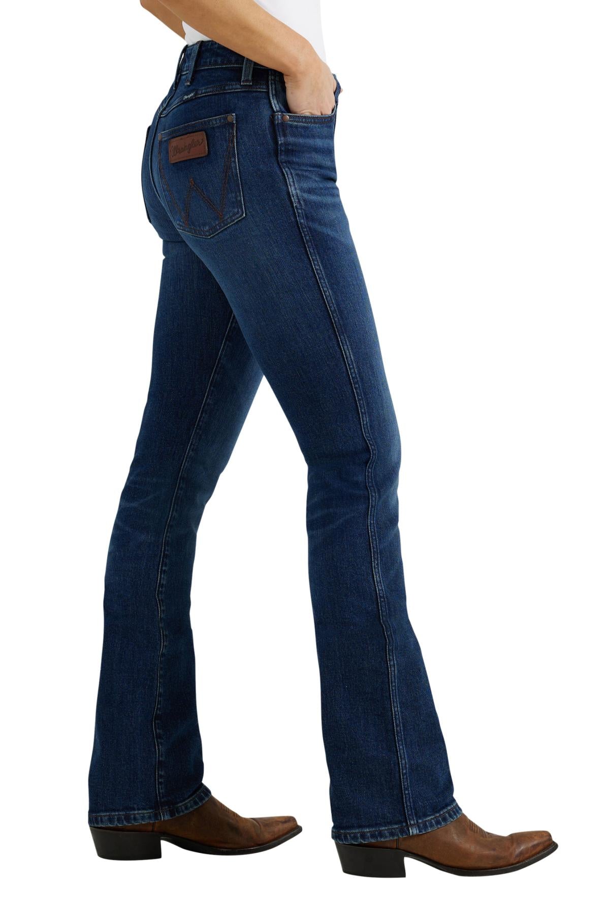WRANGLER - WOMEN'S RETRO HIGH RISE BOOT CUT JEAN - BAILEY 34 leg